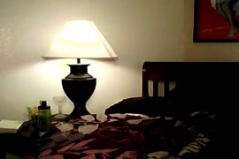 A namorada amadora chupa e monta piça pela webcam.